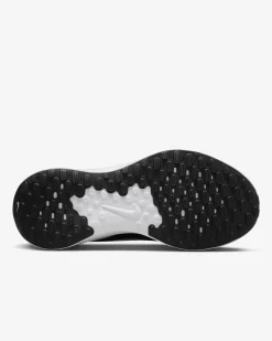 Men's Wide Fit Nike FB8501-002 Revolution 7 Running Trainers