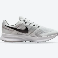 Men's Wide Fit Nike FZ9666-005 Run Swift 3 Running Trainers