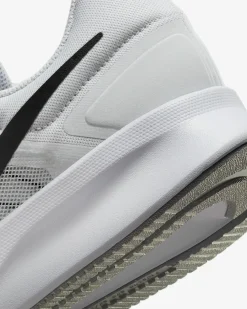Men's Wide Fit Nike FZ9666-005 Run Swift 3 Running Trainers