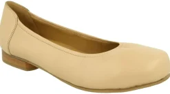 Womens Wide Fit DB Lindsay Pumps Shoes