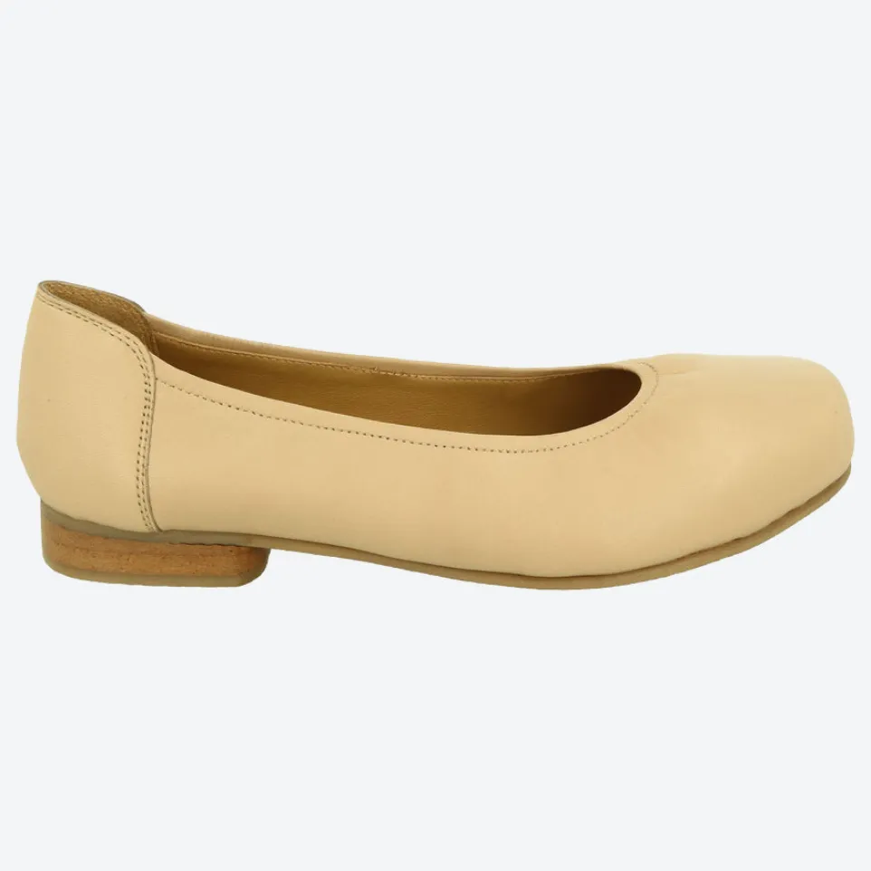 Womens Wide Fit DB Lindsay Pumps Shoes