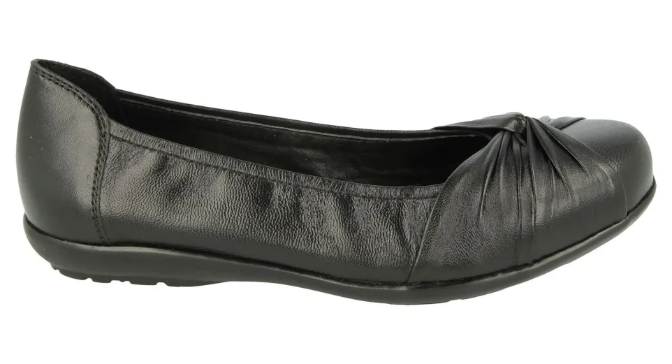 Womens Wide Fit DB Tetbury Court Shoes