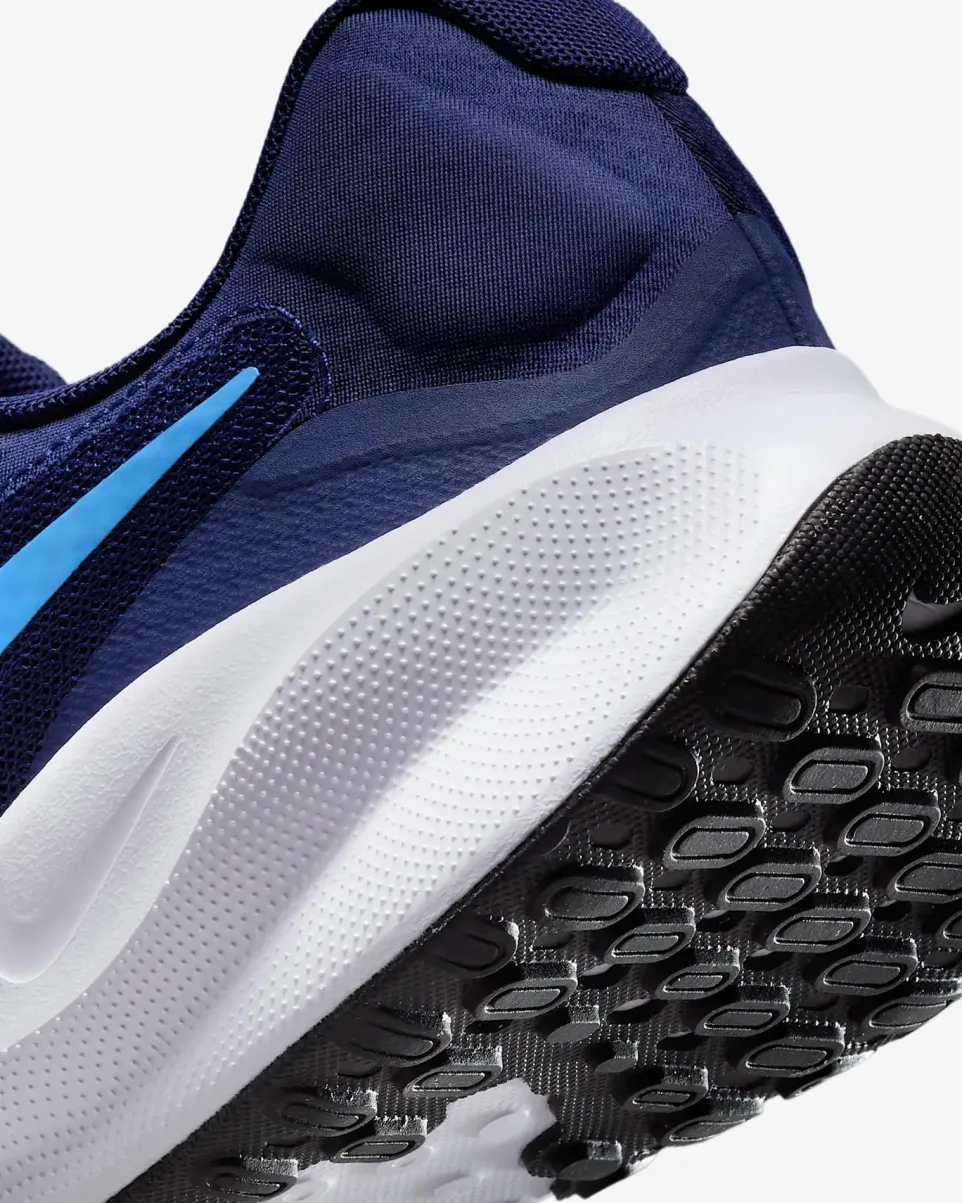 Women's Wide Fit Nike FB8501-400 Revolution 7 Running Trainers