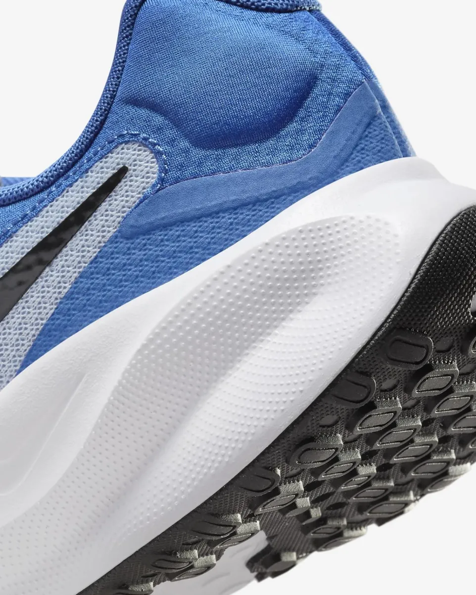 Women's Wide Fit Nike FB8501-402 Revolution 7 Running Trainers