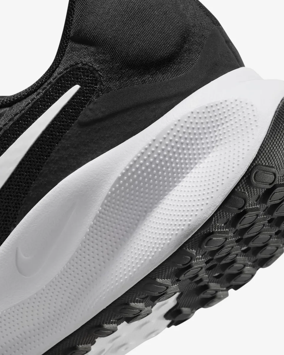 Women's Wide Fit Nike FB8501-002 Revolution 7 Running Trainers