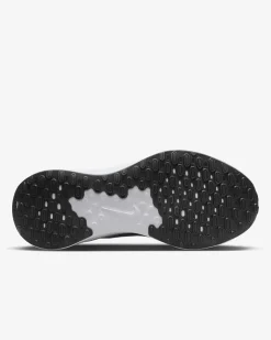 Women's Wide Fit Nike FB8501-402 Revolution 7 Running Trainers