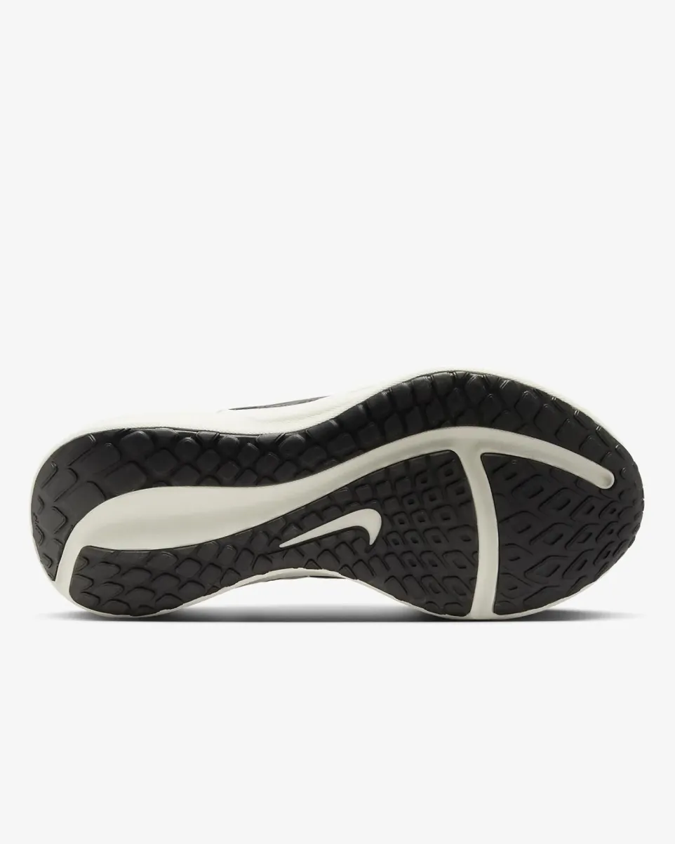 Women's Wide Fit Nike FZ3088-100 Downshifter 13 Trainers